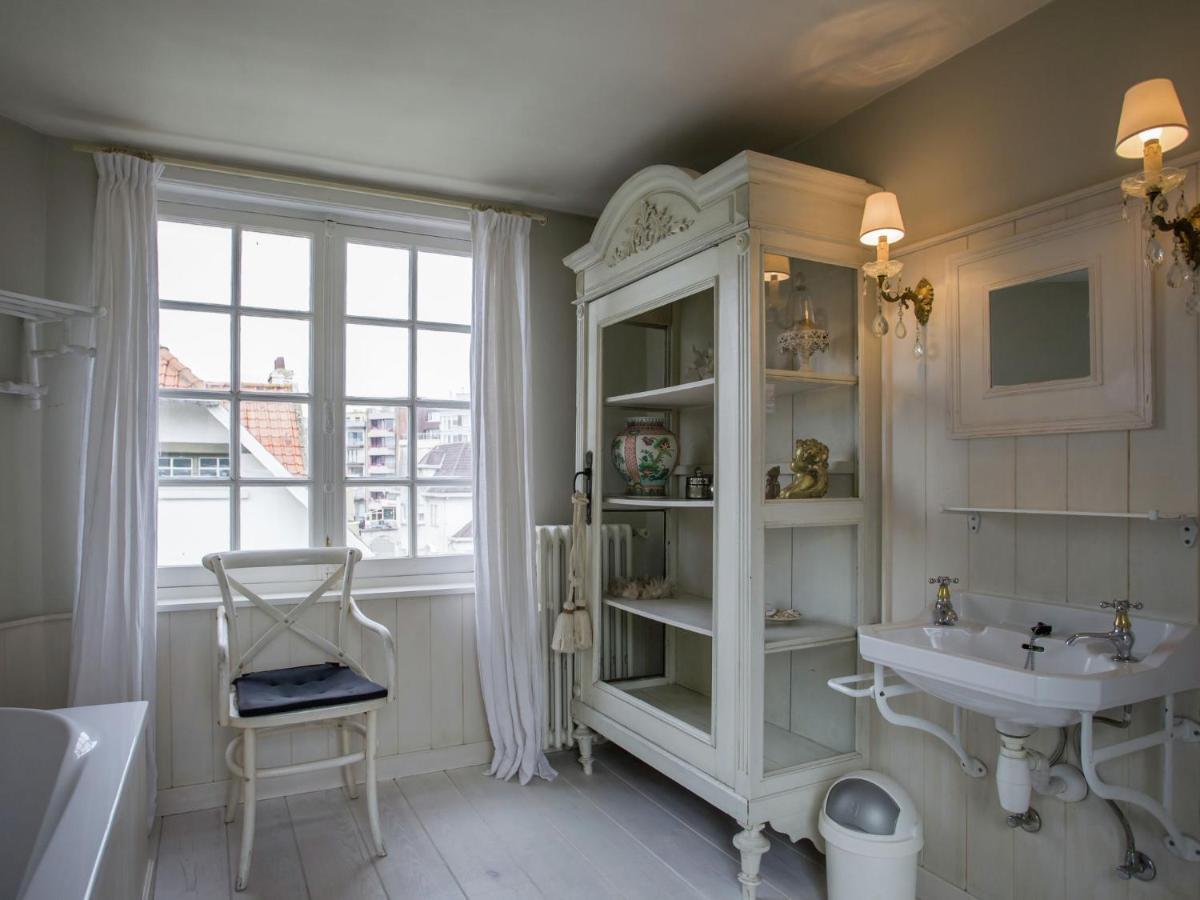Beautiful Villa 200 Metres From The Sea Koksijde Exteriör bild