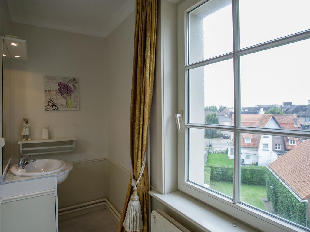 Beautiful Villa 200 Metres From The Sea Koksijde Exteriör bild